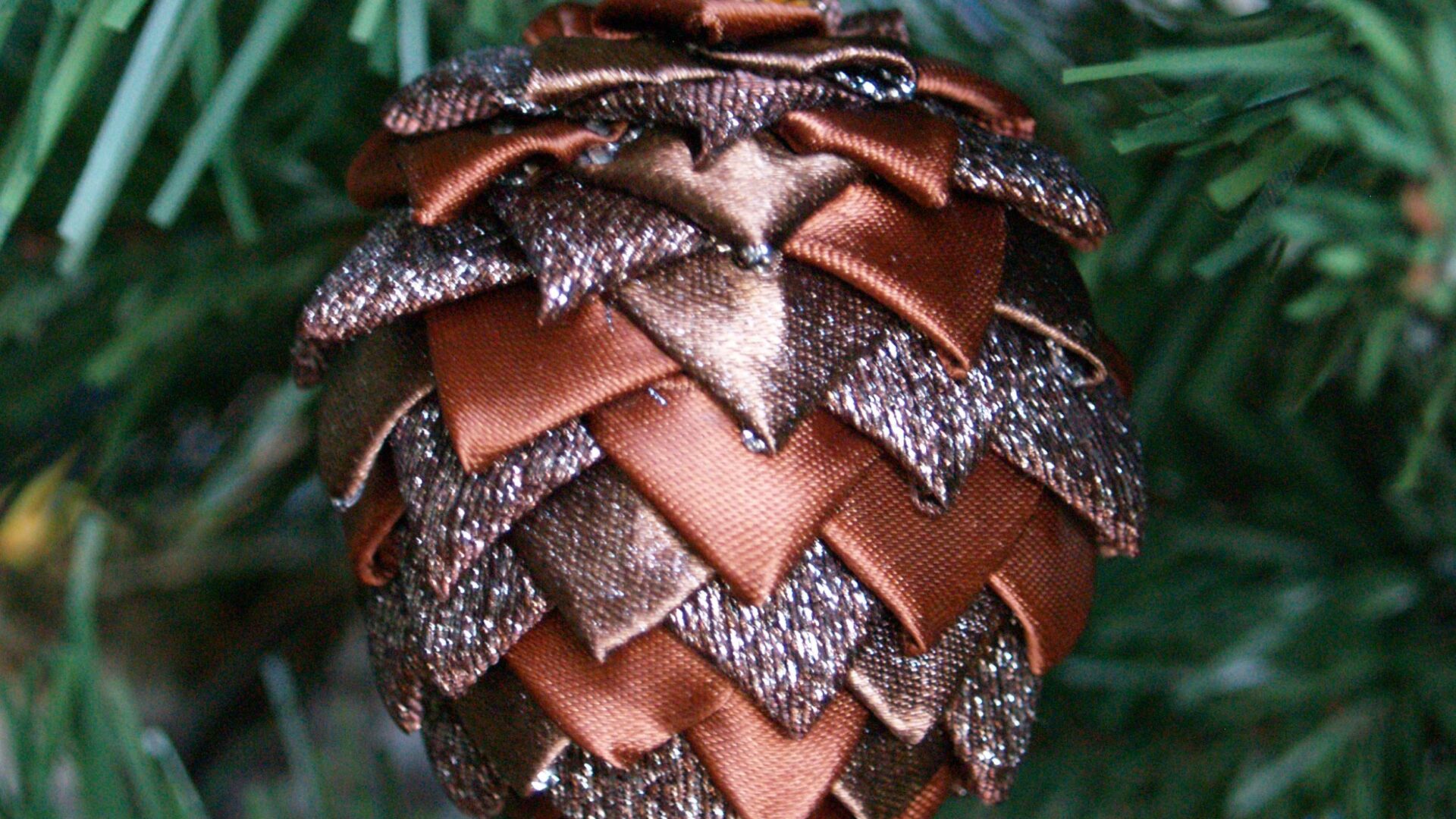How to Prepare Pine Cones for Crafts: One Step to NEVER Skip - A